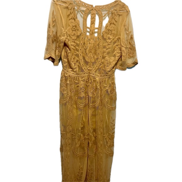 Women's Deep V-Neck Lace Romper Short Sleeve - Picture 2 of 3